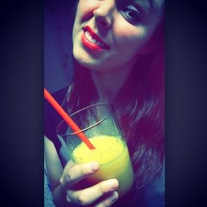 Meet your Posher, Maura